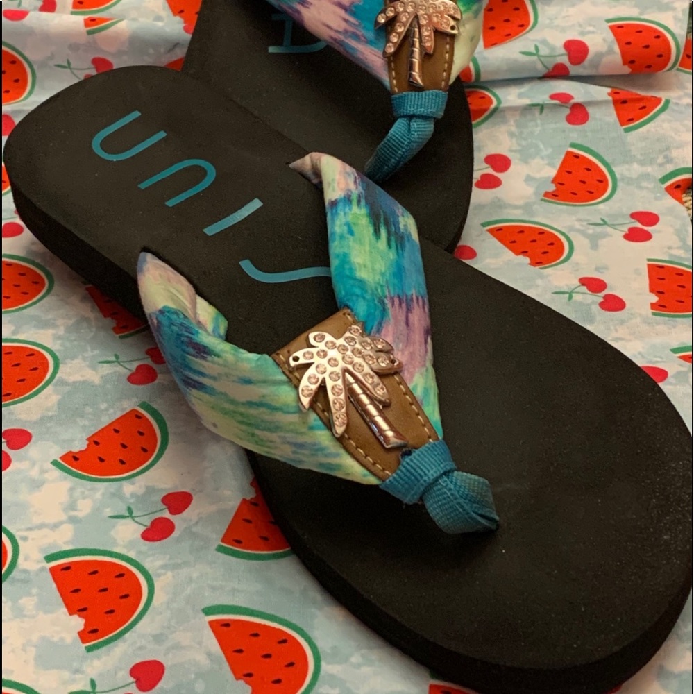 Unisa flip flops size 9 women’s